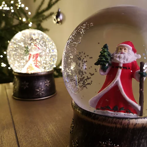 18cm Snowtime Dual Power LED Christmas Glitter Water Spinner Snow Globe Santa Scene 1 18cm Snowtime Dual Power LED Christmas Glitter Water Spinner Snow Globe Santa Scene