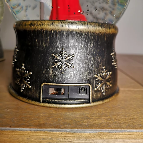 18cm Snowtime Dual Power LED Christmas Glitter Water Spinner Snow Globe Santa Scene 4 18cm Snowtime Dual Power LED Christmas Glitter Water Spinner Snow Globe Santa Scene - Image 4