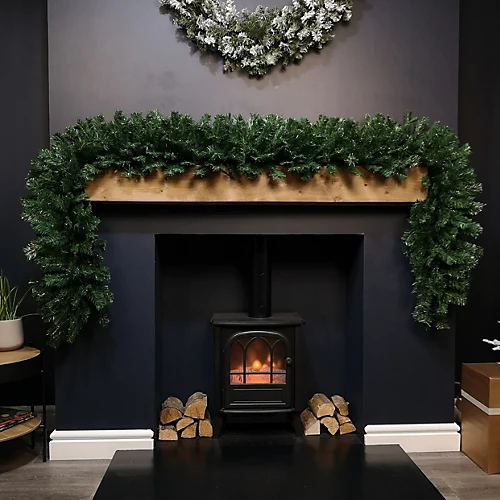 2.7m (9ft) X 38cm Premier Luxury Extra Bushy Plain Green Christmas Garland 2 2.7m (9ft) X 38cm Premier Luxury Extra Bushy Plain Green Christmas Garland - Image 2