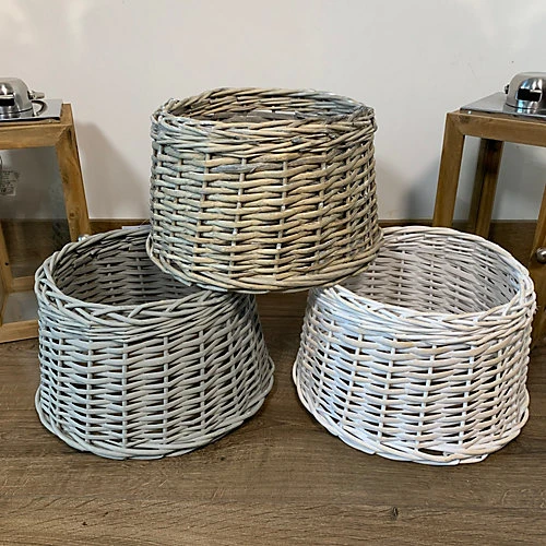 28/33cm Samuel Alexander Deluxe Wicker Willow Christmas Tree Skirt - Small White Wash 2 28/33cm Samuel Alexander Deluxe Wicker Willow Christmas Tree Skirt - Small White Wash - Image 2