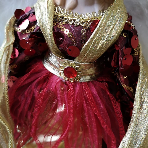 30cm Premier Christmas Tree Topper Angel With Feather Wings In Burgundy & Gold 3 30cm Premier Christmas Tree Topper Angel With Feather Wings In Burgundy & Gold - Image 3