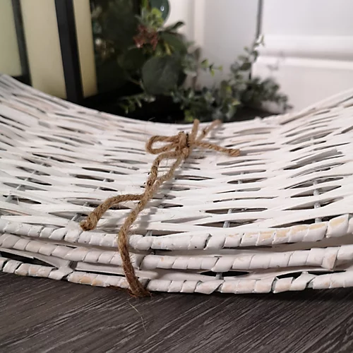 40/58cm Samuel Alexander KD Willow Christmas Tree Skirt Wicker Rattan- Medium White Wash 2 40/58cm Samuel Alexander KD Willow Christmas Tree Skirt Wicker Rattan- Medium White Wash - Image 2