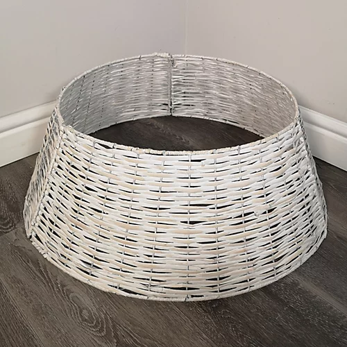 40/58cm Samuel Alexander KD Willow Christmas Tree Skirt Wicker Rattan- Medium White Wash 3 40/58cm Samuel Alexander KD Willow Christmas Tree Skirt Wicker Rattan- Medium White Wash - Image 3