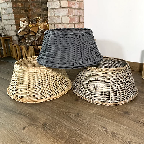 40/60cm Samuel Alexander Medium Deluxe Wicker Willow Christmas Tree Skirt - Beech 3 40/60cm Samuel Alexander Medium Deluxe Wicker Willow Christmas Tree Skirt - Beech - Image 3