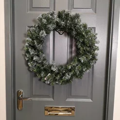 60cm Plain Green Christmas Wreath With 160 Tips In Snow Effect