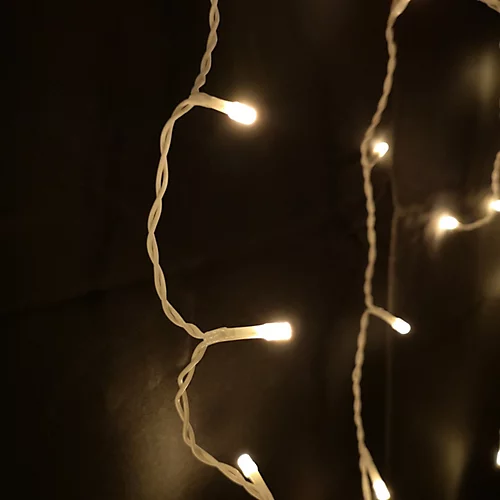 640 LED 16m Premier Christmas Outdoor 8 Function Icicle Lights In Warm White 4 640 LED 16m Premier Christmas Outdoor 8 Function Icicle Lights In Warm White - Image 4