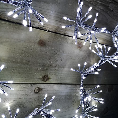 78cm Cool White 300 LED Window Star Silhouette Lit Outdoor Christmas Decorations 2 78cm Cool White 300 LED Window Star Silhouette Lit Outdoor Christmas Decorations - Image 2