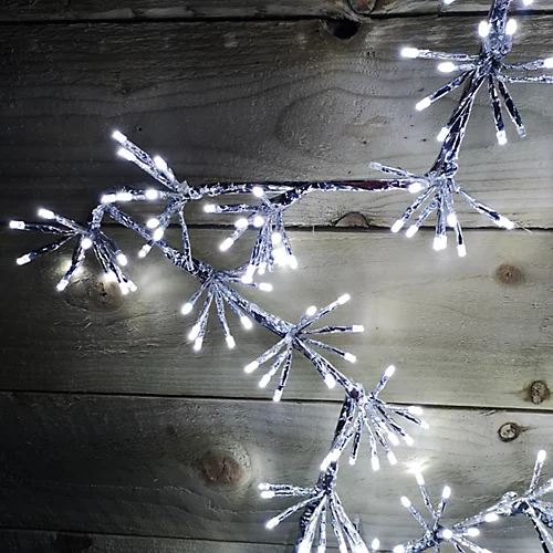 78cm Cool White 300 LED Window Star Silhouette Lit Outdoor Christmas Decorations 3 78cm Cool White 300 LED Window Star Silhouette Lit Outdoor Christmas Decorations - Image 3