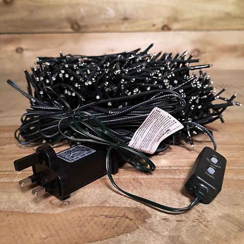 960 LED 12.4m Premier Christmas Outdoor Cluster Timer Lights In Warm White 4 960 LED 12.4m Premier Christmas Outdoor Cluster Timer Lights In Warm White - Image 4