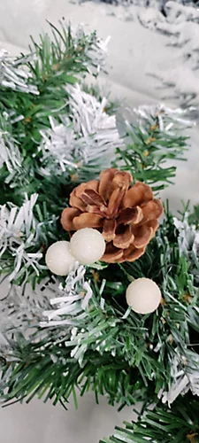 Artificial Christmas Garland Snow Tipped White Berry And Pine Cone Green Garland 2.7M 4 Artificial Christmas Garland Snow Tipped White Berry And Pine Cone Green Garland 2.7M - Image 4