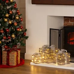 CHRISTMAS VILLAGE Christmas LED Light Up Gift Box Set - Perfect Indoor/Outdoor Xmas Parcel Decoration Box Lights - Set Of 3 6 CHRISTMAS VILLAGE Christmas LED Light Up Gift Box Set - Perfect Indoor/Outdoor Xmas Parcel Decoration Box Lights - Set Of 3 -Deals Christmas Decor Store christmas village christmas led light up gift box set perfect indoor outdoor xmas parcel decoration box lights set of 35056295310411 03c MP