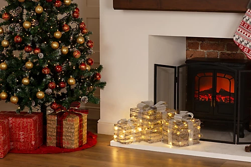 CHRISTMAS VILLAGE Christmas LED Light Up Gift Box Set - Perfect Indoor/Outdoor Xmas Parcel Decoration Box Lights - Set Of 3 3 CHRISTMAS VILLAGE Christmas LED Light Up Gift Box Set - Perfect Indoor/Outdoor Xmas Parcel Decoration Box Lights - Set Of 3 - Image 3