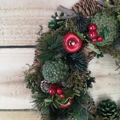 Festive 36cm Red Berry And Apple Christmas Wreath In Box -Deals Christmas Decor Store festive 36cm red berry and apple christmas wreath in box5056589195465 02c MP