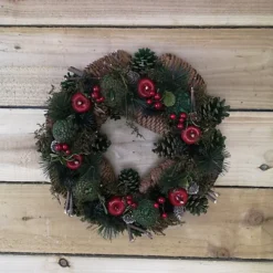 Festive 36cm Red Berry And Apple Christmas Wreath In Box -Deals Christmas Decor Store festive 36cm red berry and apple christmas wreath in box5056589195465 04c MP