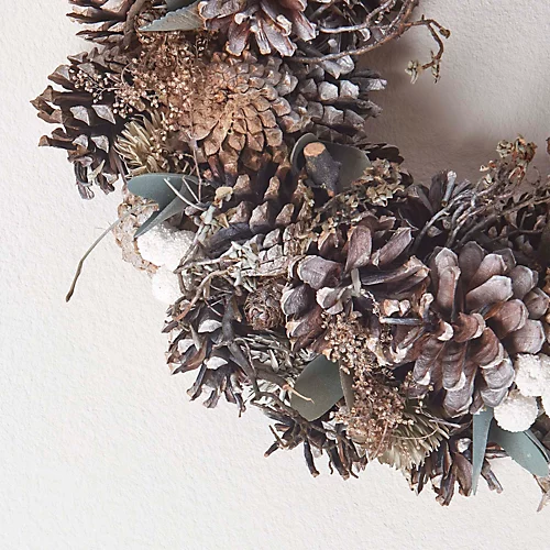 Homescapes Frosted Pinecone Christmas Wreath 2 Homescapes Frosted Pinecone Christmas Wreath - Image 2