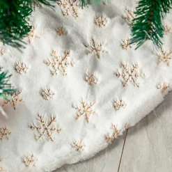 Large Christmas Tree Skirt White Gold Snowflakes Faux Fur Tree Trim Mat 110cm 7 Large Christmas Tree Skirt White Gold Snowflakes Faux Fur Tree Trim Mat 110cm -Deals Christmas Decor Store large christmas tree skirt white gold snowflakes faux fur tree trim mat 110cm8438557304197 04c MP