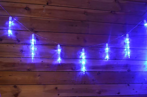 Premier 6.9m / 24 Chaser Icicle Shape Blue LED Christmas Lights Indoor / Outdoor 4 Premier 6.9m / 24 Chaser Icicle Shape Blue LED Christmas Lights Indoor / Outdoor - Image 4