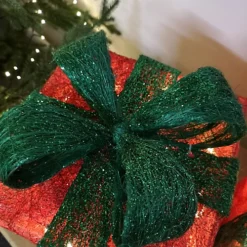 Set Of 3 LED Battery Powered Light Up Christmas Present Boxes In Red & Green -Deals Christmas Decor Store set of 3 led battery powered light up christmas present boxes in red green5060187575574 04c MP